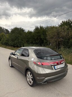 Honda Civic 5DR 1.8 - 6