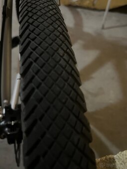 Giant - 6