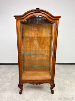 Elegantná štíhla vitrínka - 6