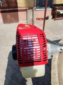 Krovinorez Hecht 152 BTS - 6