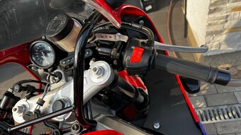 HONDA CBR 900 SC 33 - 6