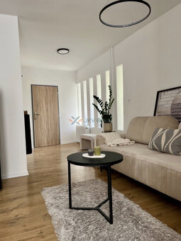 Garsónka v mestskej vile s komunitnou záhradou a s bazénom - 6