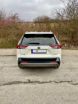 Predám TOYOTA RAV4 4x4 HYBRID - 6