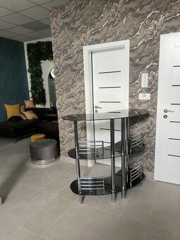 Prenajmem kadernícke kreslo v salóne - 6