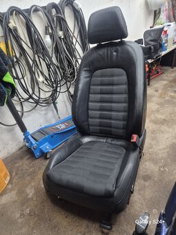 Passat B6 sedačky koža + alcantara top stav - 6