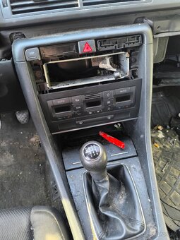 Zdravim rozpredám Audi A4 B6 - 6