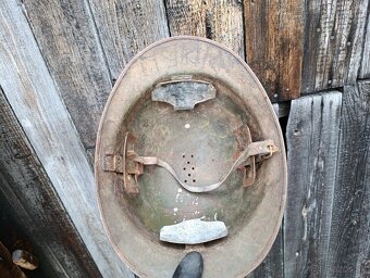 Stará vojenská helma - 6