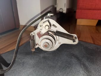 Motor MEZ NÁCHOD, typ EK3L8 135W 220V - 6