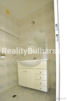 Na prodej prostorné a kompletně zařízené studio(1+kk, 40 m²) - 6