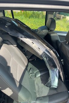 Nabúraná Opel Zafira 2008 1.9tdi - 6