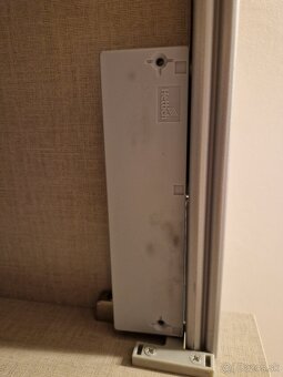 Priestranná šatníkova skriňa - 4 dielna - 6