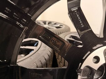 ❄️kolesa zimní audi a4 8w r18 s line 8w0601025h - 6