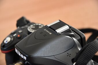 Nikon D5200 s VR objektivom 18 - 55 AF-P 7 tisic zaberov - 6