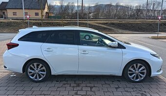 Toyota auris touring sport - 6