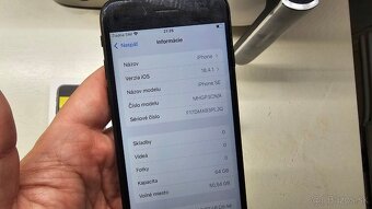 Apple iPhone SE 2020 64GB tmavý - 6
