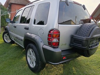 Jeep cherokee kj 2,5 105kw 5st manuál 4x4 - 6