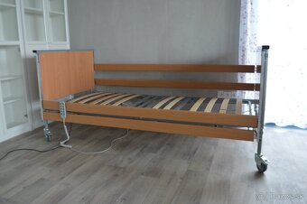 Zdravotnícka posteľ s elektrickým zdvihom a polohovaním - 6