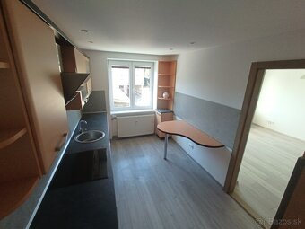 Prenájom 3 izbový byt Lánska - 6