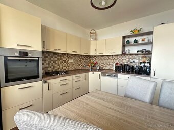 REZERVOVANÉ -3 izbový moderný byt s loggiou, blízke centrum - 6