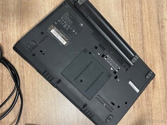 Lenovo TinkPad a Fujitsu Siemens - 6