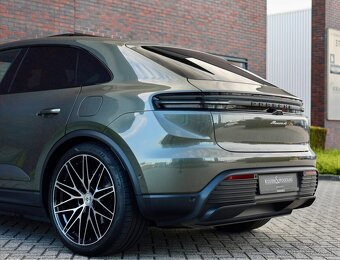 PORSCHE Macan Elektric 4, 408PS, AT, Nový model, 4x4 - 6