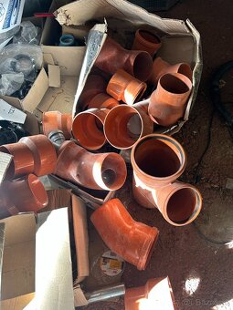 Rôzny inštalatersky material - 6