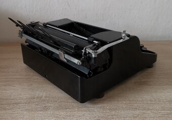 Starožitný písací stroj OLYMPIA Progress z roku 1942 - 6