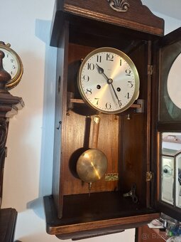 Predám funkčné Artdeco hodiny zn. Kienzle polbicie 20te roky - 6
