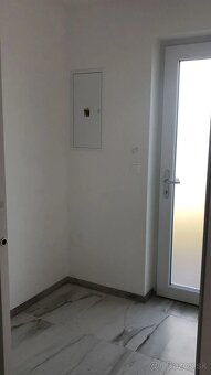 Na predaj časť dvojdomu v obci Lab. - 6