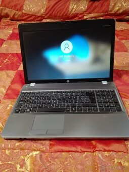 HP ProBook. Intel - i5. 8 GB. 15,6". SSD 256 GB. Baterka do - 6