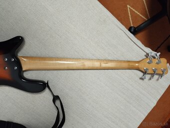 Bassgitara - 6