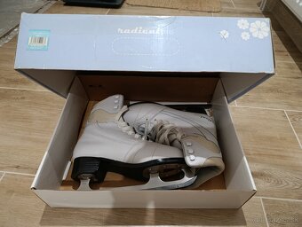 Predam damske korcule Radical Axel - 6