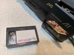 kamera  typ formátu VHS-C  JVC GR-A1E - 6