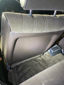 BMW E30 sedan interiér - 6
