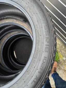 Nokian 225/55R18 102H DOT4017 (zimné) 8mm - 6