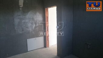 RODINNÝ DOM DVOREC NA POZEMKU 480 m2 - 6