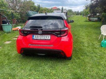 Predám Toyotu Yaris Hybrid - 6