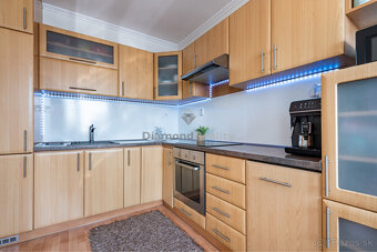 NA PREDAJ PRAŽSKÝ 3 IZBOVÝ BYT S VEĽKOU LODŽIOU - 6