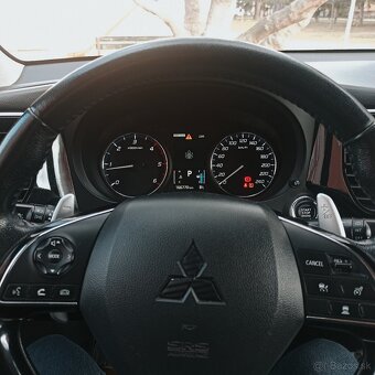 Mitsubishi Outlander 4x4 2.2DID 7-miestne - 6