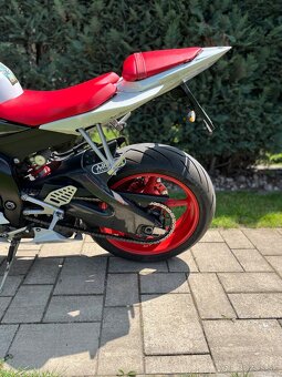 Yamaha R6 - 6