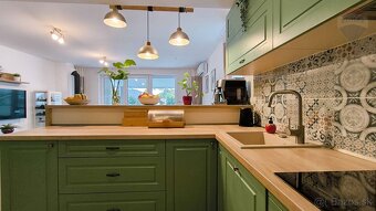 NA PREDAJ: 4-izbový rodinný dom s terasou a bazénom, Most pr - 6