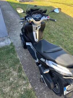 2017 Piaggio MP3 300 LT - stačí Vp skupiny B - 6