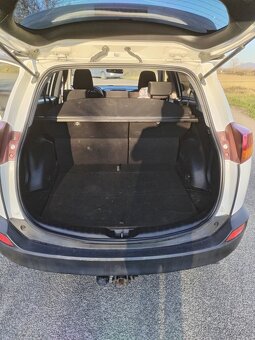 Toyota RAV4 2.0 nafta 91KW 4X4 - 6