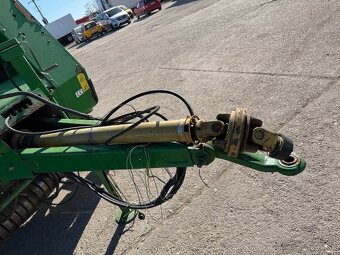 John Deere balíkovač 2008 VIN 739 - 6