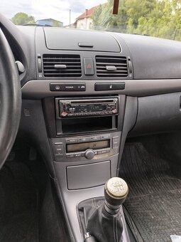 Toyota Avensis kombi - 6