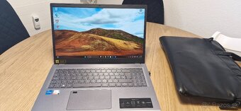 Predám notebook Acer - 6
