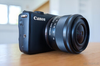 Canon EOS M10, 15–45mm, 22mm f2 - 6