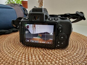 Nikon D5600 + 18-55 mm AF-P VR Kit - 6