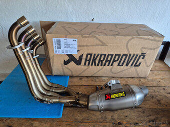 Prodám výfukový systém akrapovič racing na honda CBR 650R - 6