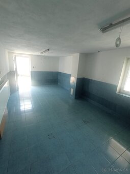 2.5 izbový dom s veľkou kuchyňou a pozemkom - - 6